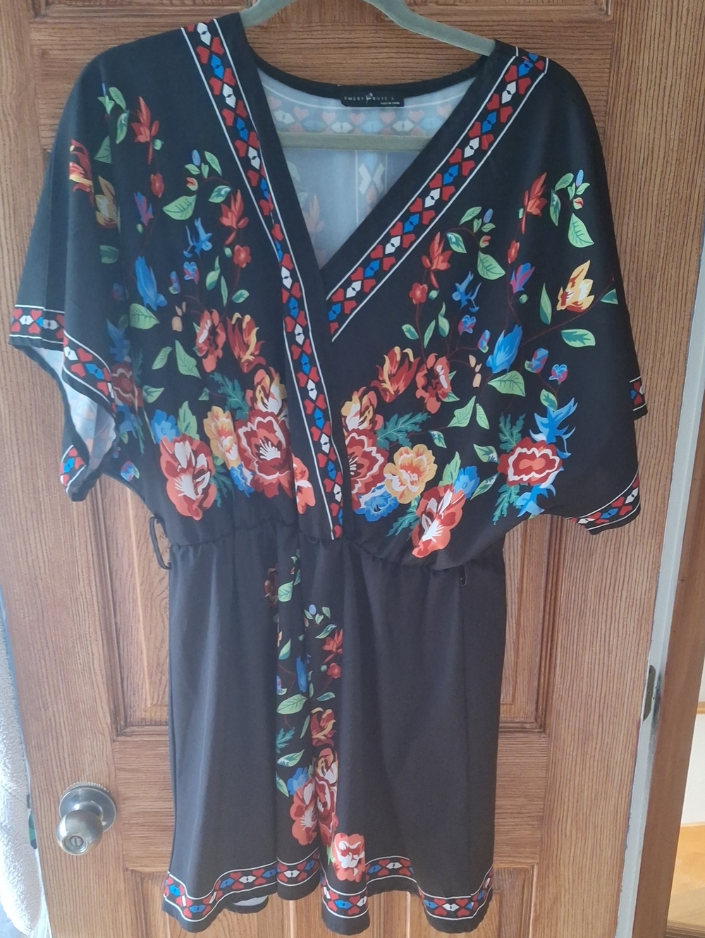 Vince Camuto Black Floral V-Neck Tunic with Multicolor Bloom